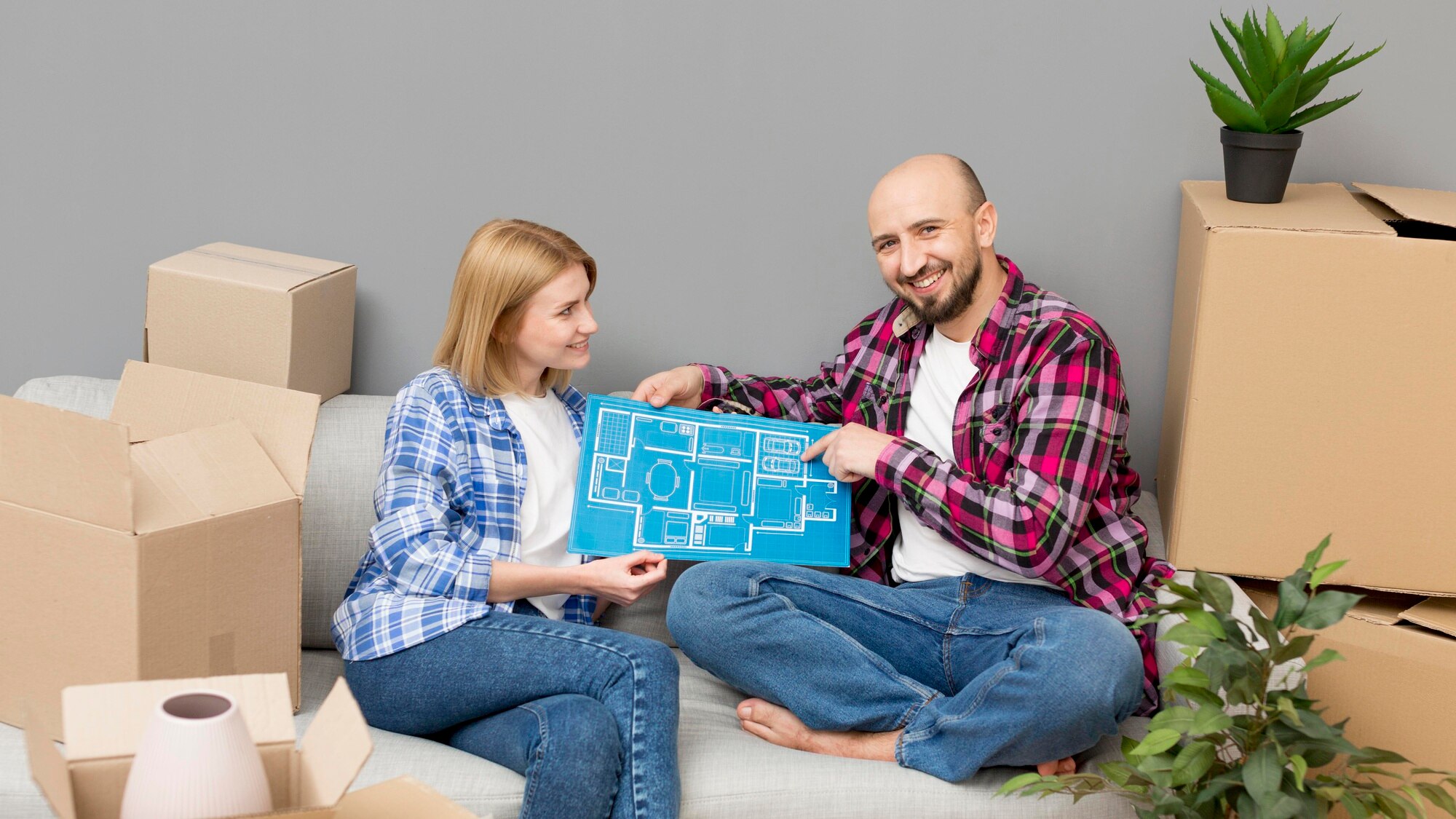 Cash Home Buyers in Los Angeles: A Comprehensive Guide couple moving to a new house